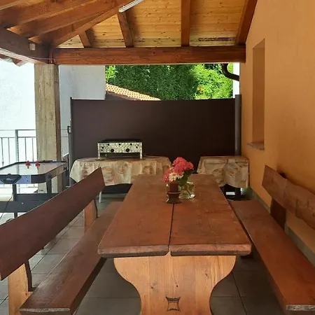 Tia, With Jacuzzi, Barbecue & Green Oasis * Opatija