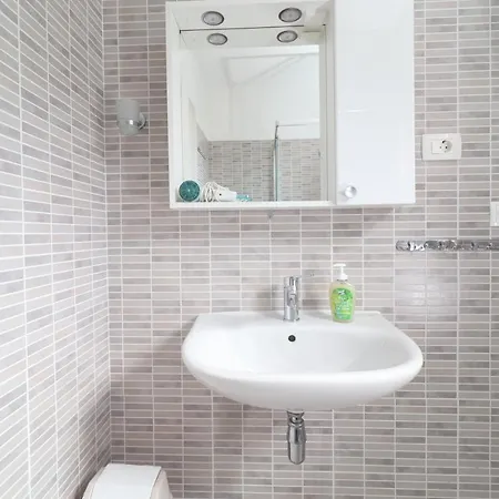 Villa Tia, With Jacuzzi, Barbecue & Green Oasis Opatija